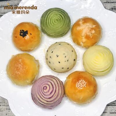 Mia Merenda crisp egg yolk moon cake Mia Merenda crisp egg yolk moon cake